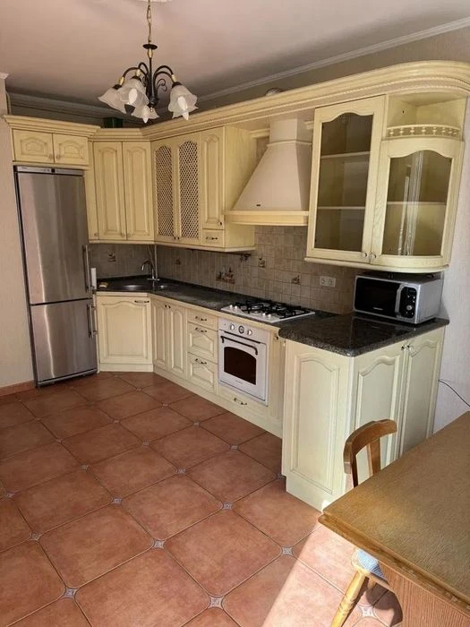 Продаж 4 кім квартира 150 м² 4/5ц  вул.Лукаша  250000$