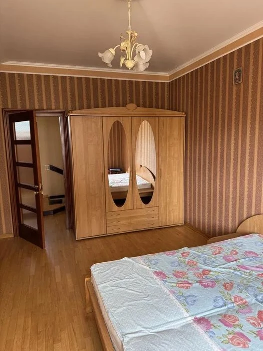Продаж 4 кім квартира 150 м² 4/5ц  вул.Лукаша  250000$