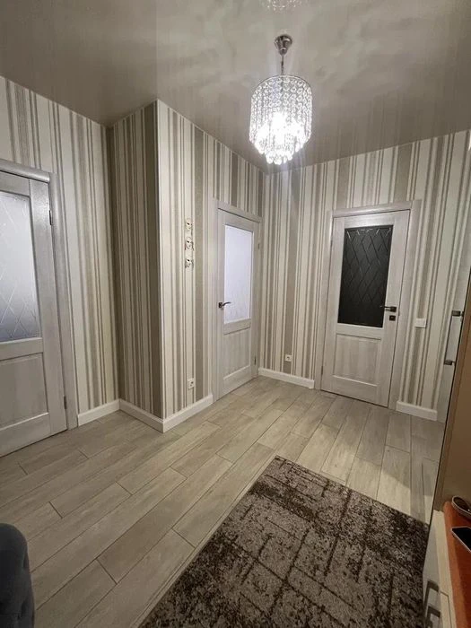 Продаж 2 кімн квартира 67 м² 4/10 вул.Богдана Хмельницького