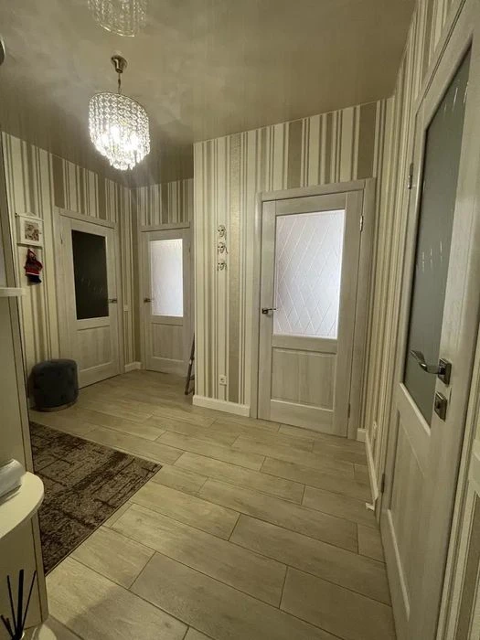 Продаж 2 кімн квартира 67 м² 4/10 вул.Богдана Хмельницького