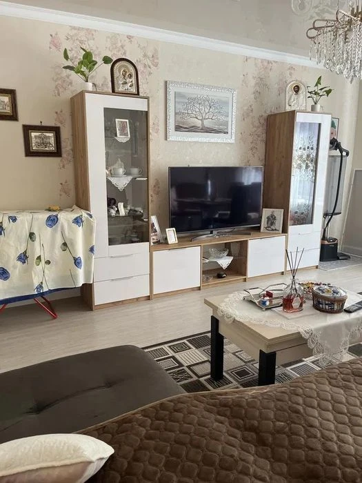 Продаж 2 кімн квартира 67 м² 4/10 вул.Богдана Хмельницького