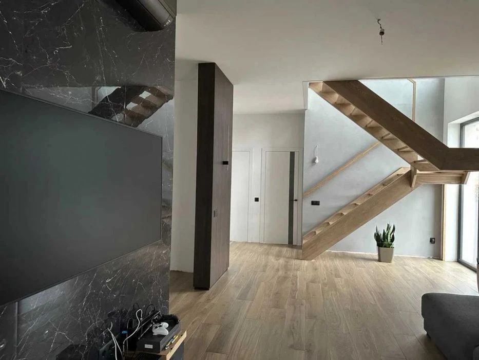Продаж 5 кім квартира 170 м² 4/5ц вул.Героів Крут, Торг! 550