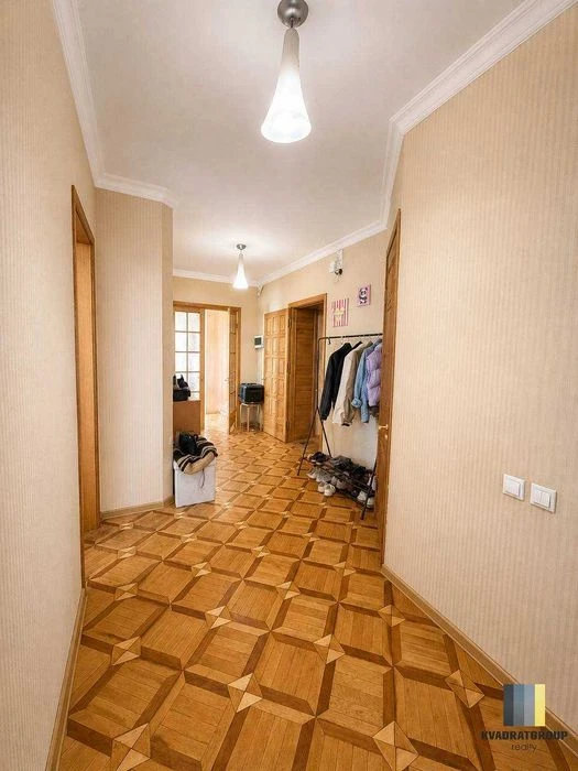 Продам 3-кім квартиру площею 86,5 м² за адресою вул. Писарже