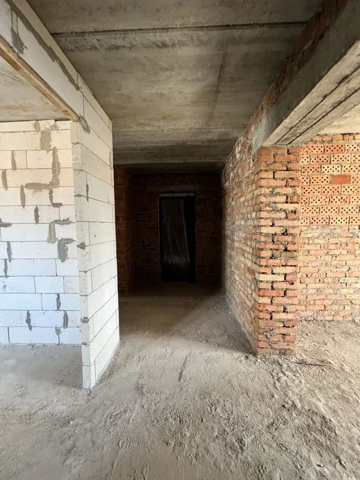 Проаж 2к квартири. Виставка