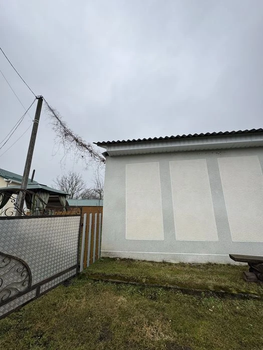 Продаж добротного  будинку, зі своїм СТО , поруч Летичева