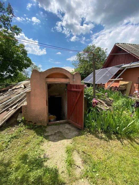 Продам будинок з комунікаціями , Лісові Гринівці! 5 хв від ц