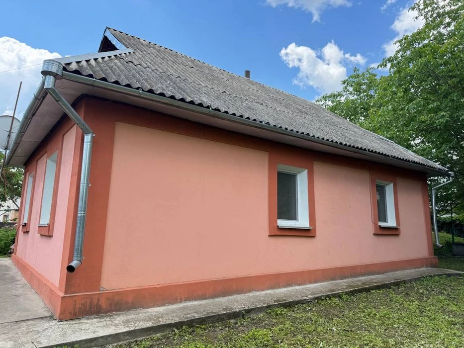 Продам будинок з комунікаціями , Лісові Гринівці! 5 хв від ц