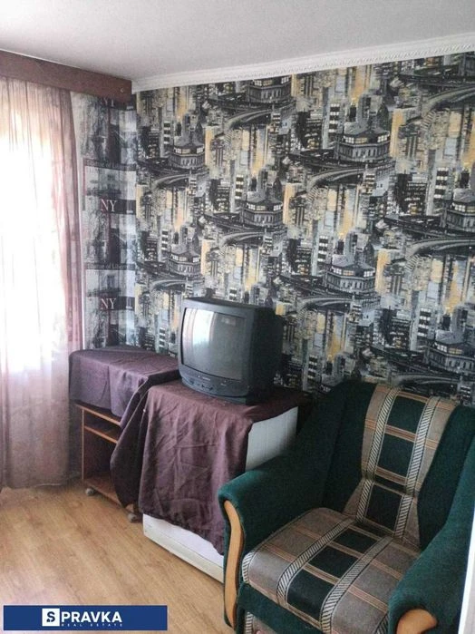 ТЕРМІНОВО! Простора 3 кімнатна квартира 74м2, біля 17 школи!