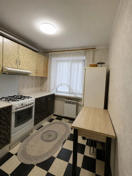 1-кімнатна квартира з ремонтом, Черемушки 32 м²