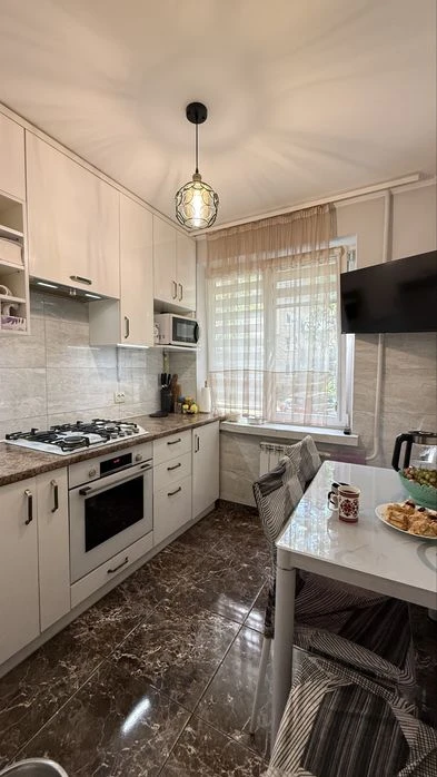 Продаж 3 кімн.квартири по вул.Наукова