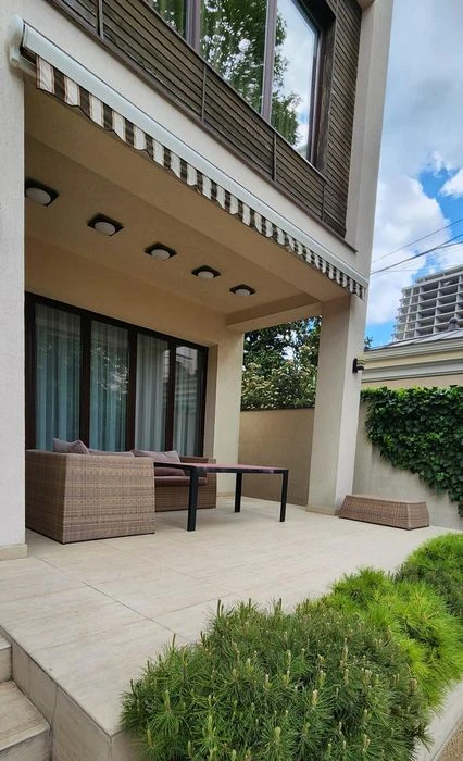Luxury HOUSE for sale on French Boulevard!