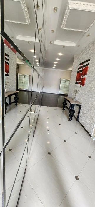 Luxury HOUSE for sale on French Boulevard!