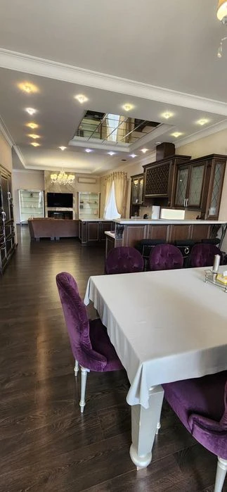 Luxury HOUSE for sale on French Boulevard!
