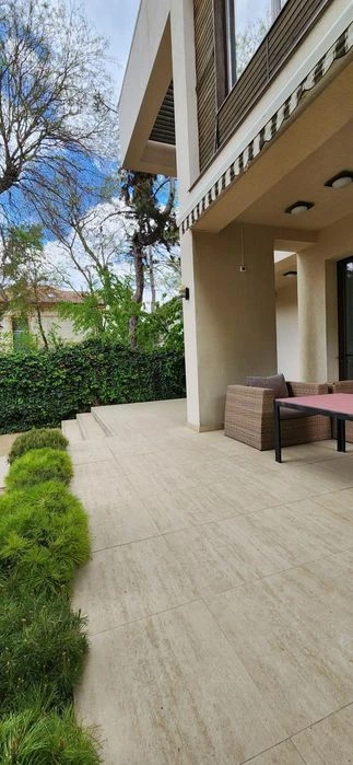 Luxury HOUSE for sale on French Boulevard!