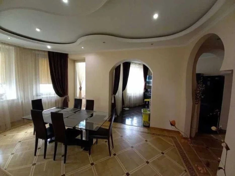 Продам 4к квартиру 140м2 в ЖК Лопатинський-2, метро Левада,