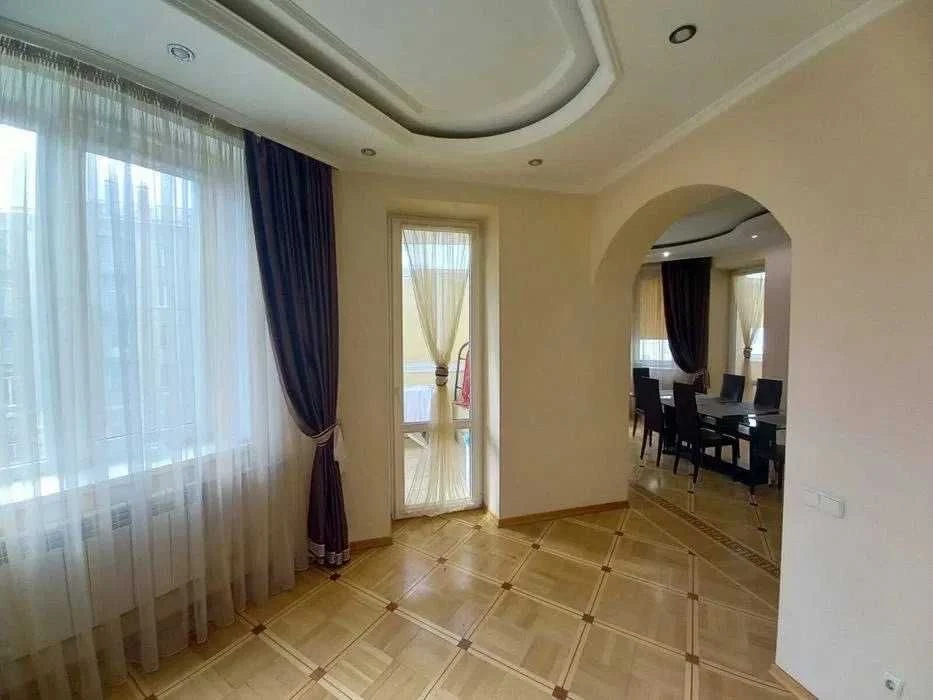 Продам 4к квартиру 140м2 в ЖК Лопатинський-2, метро Левада,