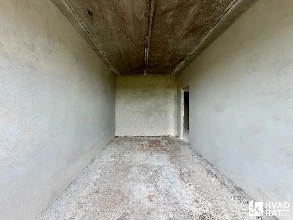 Готова 2 кім квартира біля Коновальця, 3 поверх, двостороння