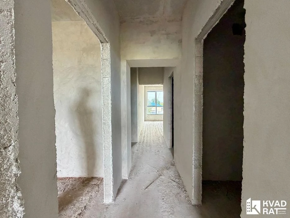 Готова 2 кім квартира біля Коновальця, 3 поверх, двостороння