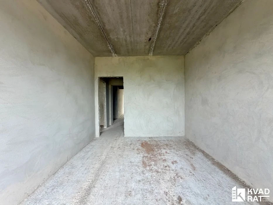 Готова 2 кім квартира біля Коновальця, 3 поверх, двостороння