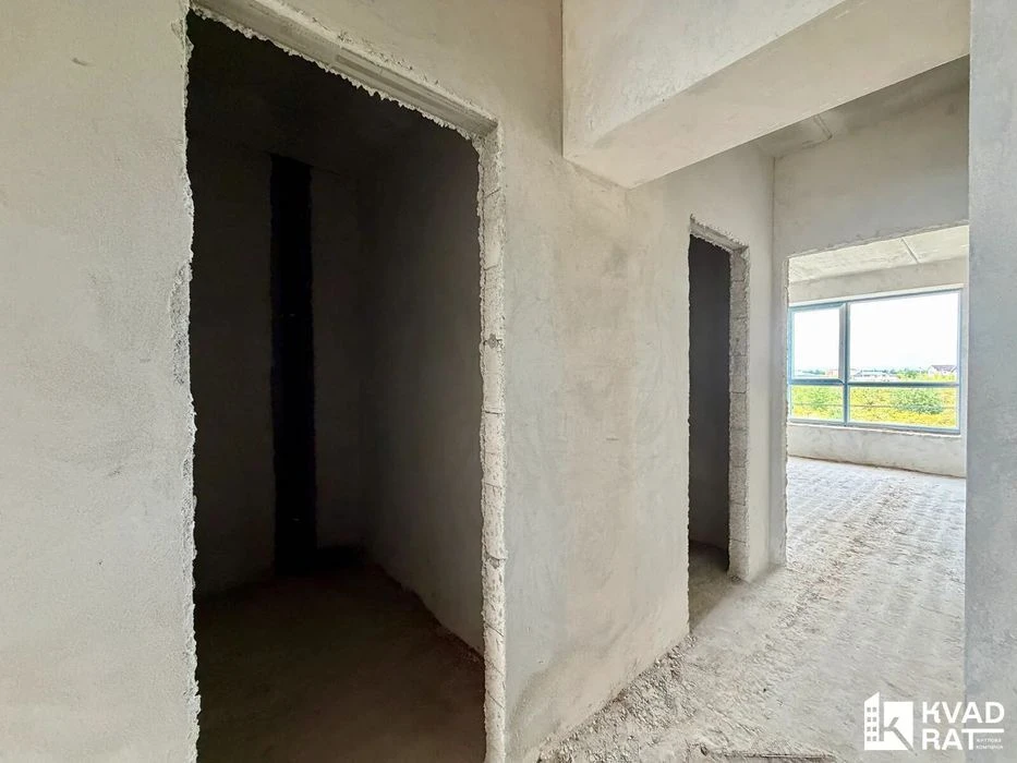 Готова 2 кім квартира біля Коновальця, 3 поверх, двостороння