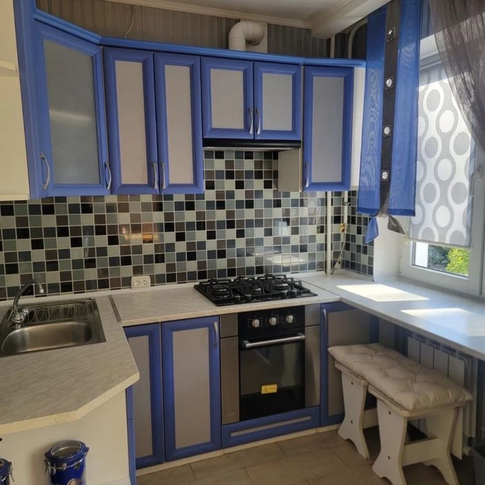 Продаж 3-х квартири. Район ПТЗ , зуп.Театральна .Сертіфікат