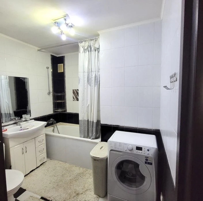 Продаж 3-х квартири. Район ПТЗ , зуп.Театральна .Сертіфікат