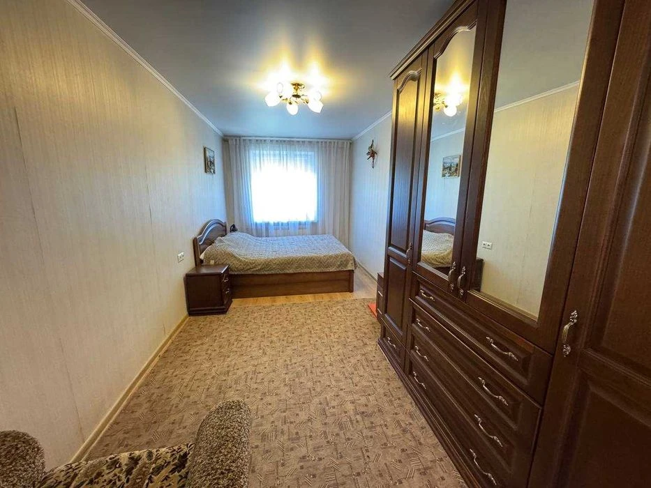Продам 3к квартиру 75 кв м в высотке на Лагерке в Днепре Пол