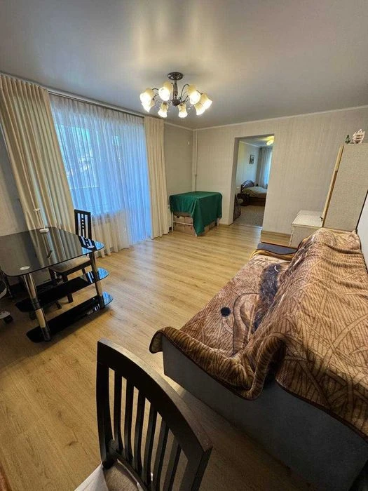 Продам 3к квартиру 75 кв м в высотке на Лагерке в Днепре Пол