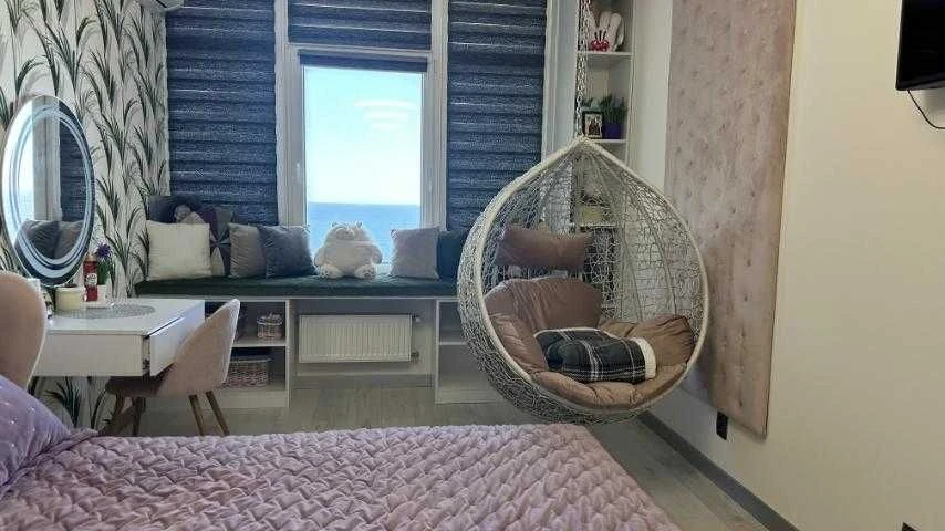 Велика 3 кімнатна квартира з якісним ремонтом на Каманіна 45