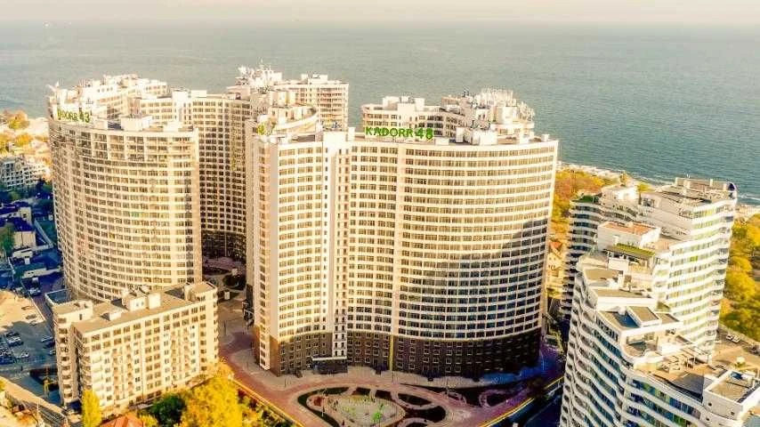 Велика 3 кімнатна квартира з якісним ремонтом на Каманіна 45