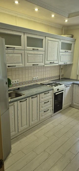Продам гарну 3 кімнатну квартиру на вулиці Ковпака поверх 4