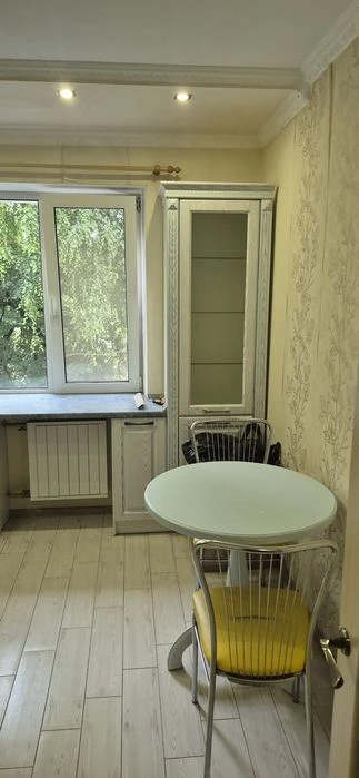Продам гарну 3 кімнатну квартиру на вулиці Ковпака поверх 4