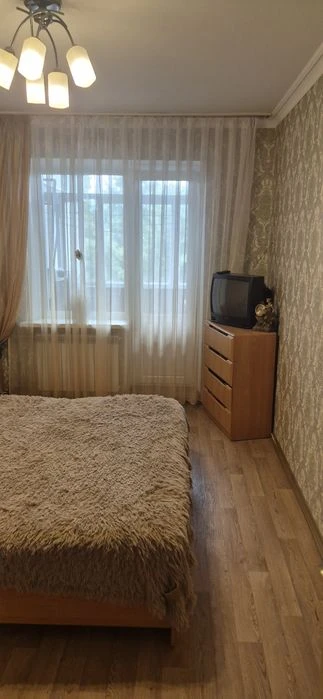 Продам гарну 3 кімнатну квартиру на вулиці Ковпака поверх 4