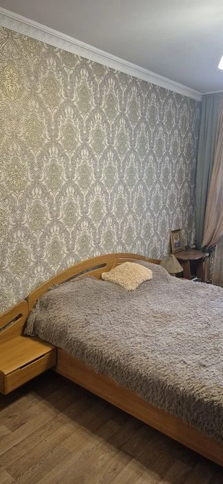 Продам гарну 3 кімнатну квартиру на вулиці Ковпака поверх 4