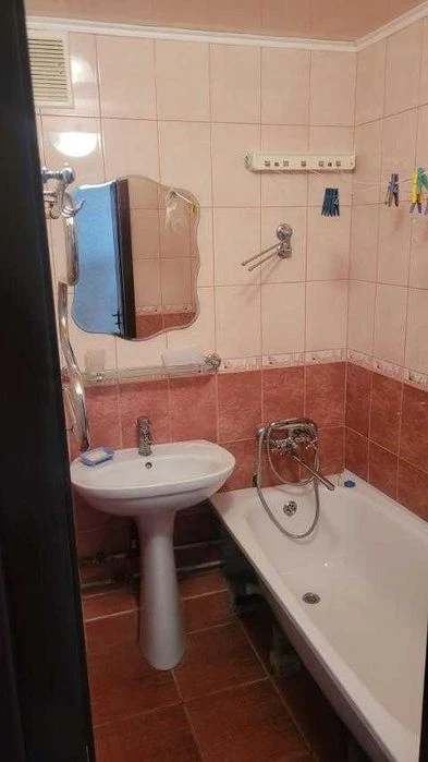 Two-room apartment for sale on S. Saltovka, Metrostroiteley Street