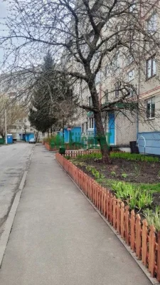 Two-room apartment for sale on S. Saltovka, Metrostroiteley Street