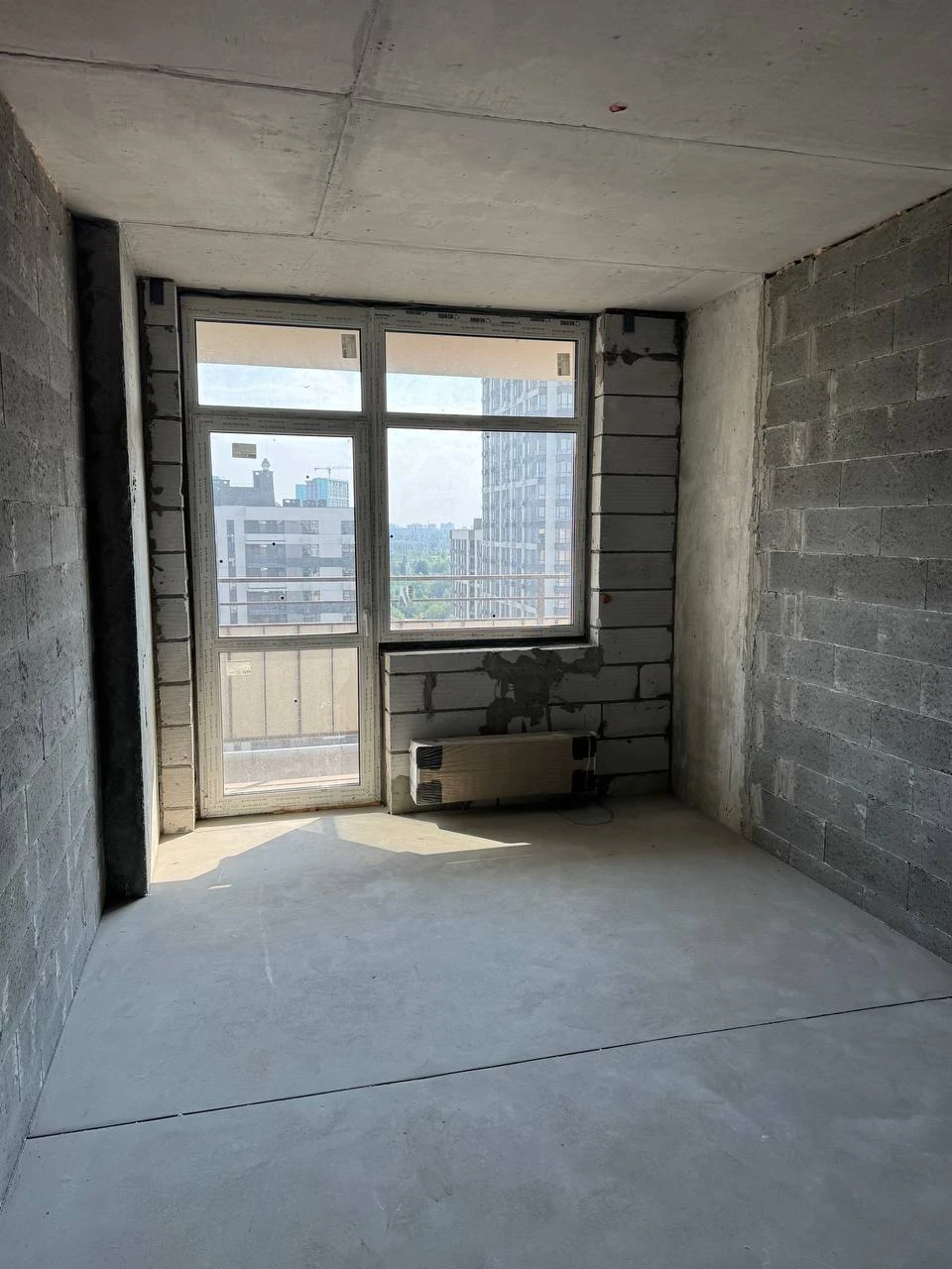Продажа 2-комнатной квартиры 69 м², Александра Олеся ул., 4
