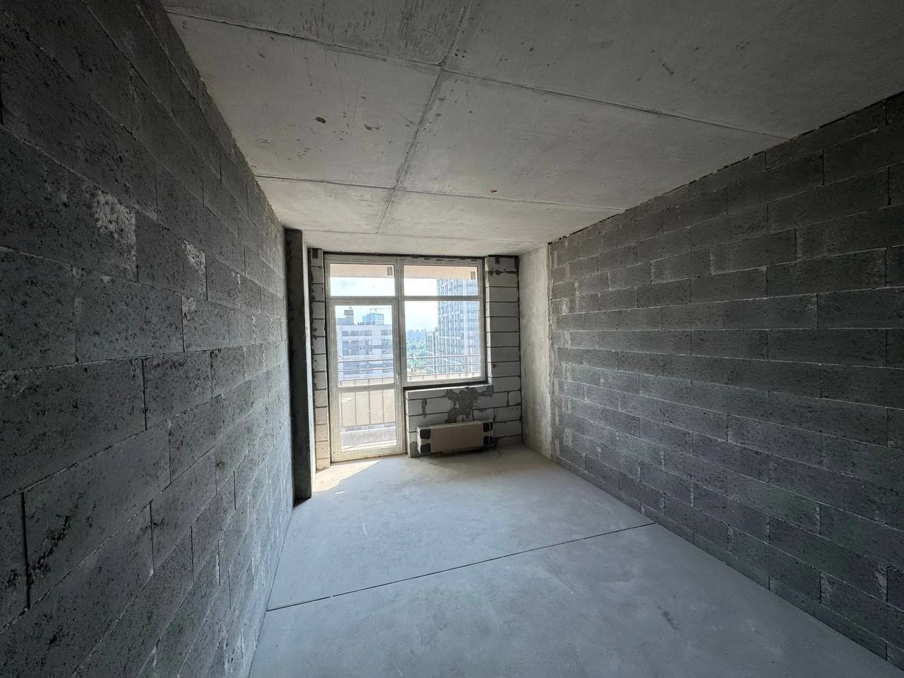 Продажа 2-комнатной квартиры 69 м², Александра Олеся ул., 4