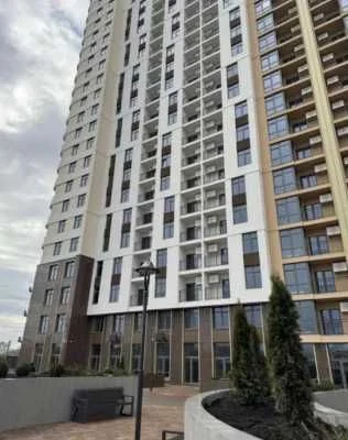 Велика двокімнатна квартира в 67 Перлині на Краснова. Кадорр