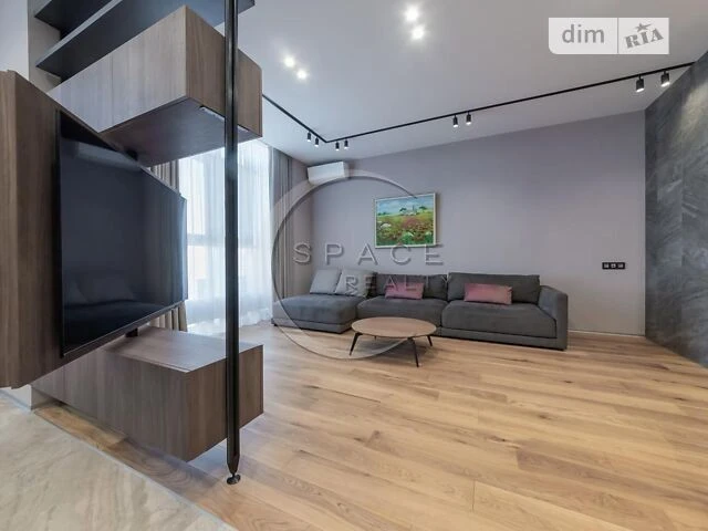 Sale of 6-room apartment 204 sq. m. on Andriy Verkhoglyada St. 15B •