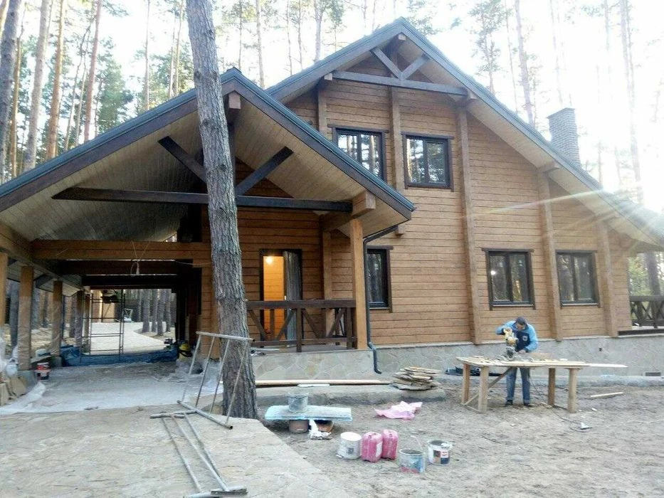 Будинок із натурального дерева