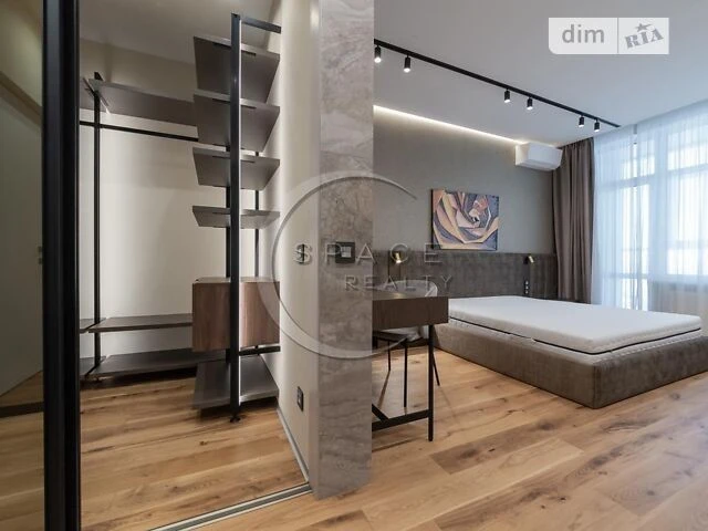 Sale of 6-room apartment 204 sq. m. on Andriy Verkhoglyada St. 15B •