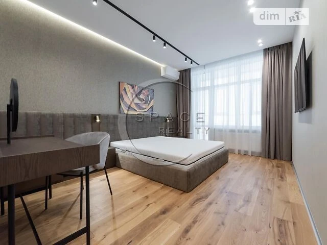 Sale of 6-room apartment 204 sq. m. on Andriy Verkhoglyada St. 15B •
