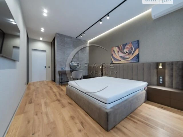 Sale of 6-room apartment 204 sq. m. on Andriy Verkhoglyada St. 15B •