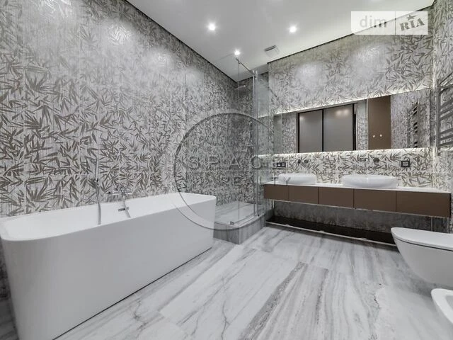 Sale of 6-room apartment 204 sq. m. on Andriy Verkhoglyada St. 15B •