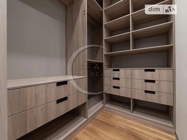 Sale of 6-room apartment 204 sq. m. on Andriy Verkhoglyada St. 15B •