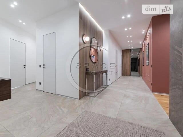 Sale of 6-room apartment 204 sq. m. on Andriy Verkhoglyada St. 15B •