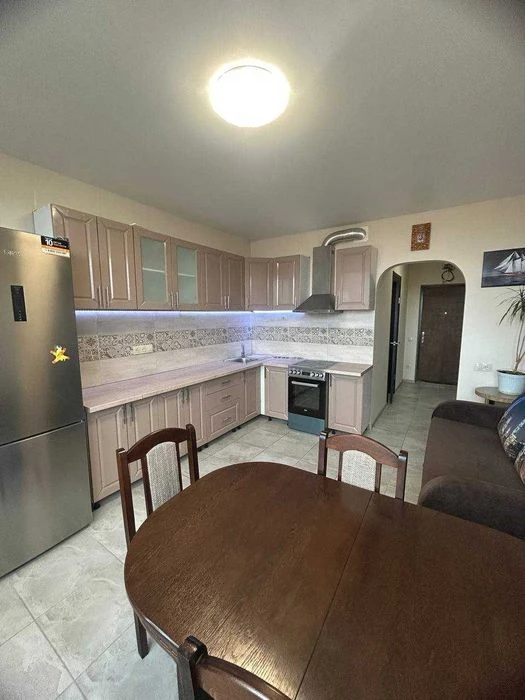 Продаж 1-кімнатної квартири в новому ЖК, 43 м², з меблями та