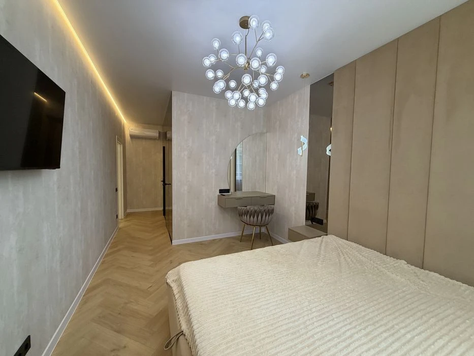 Велика двокімнатна 81 м.кв,  ЖК Атмосфера, комфортний поверх