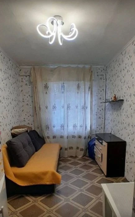 Продам гостинку со своим санузлом ХТЗ ул.12 Апреля
